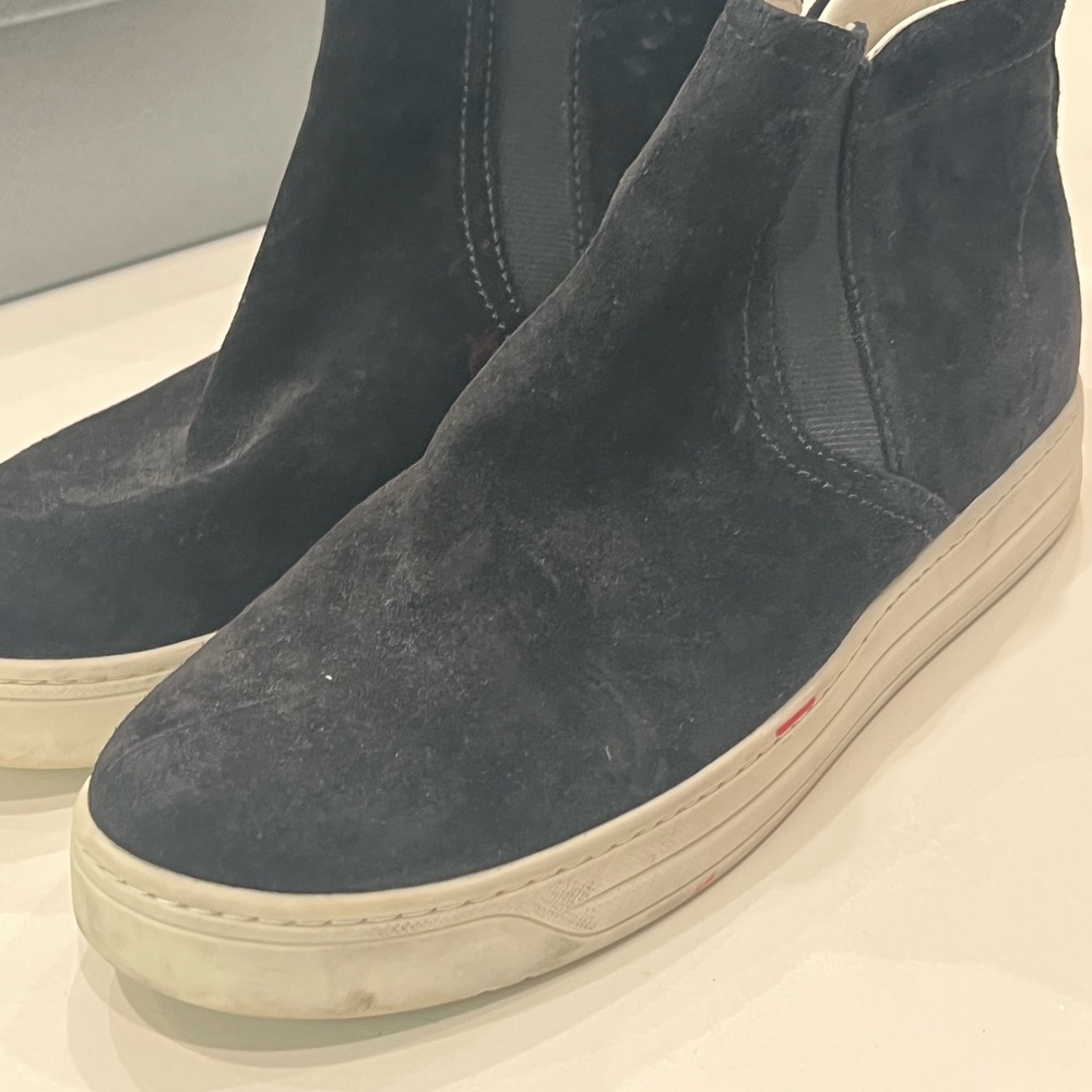 Suede Prada booties. Gently worn a few times. 361/2 eu - Picture 7 of 9